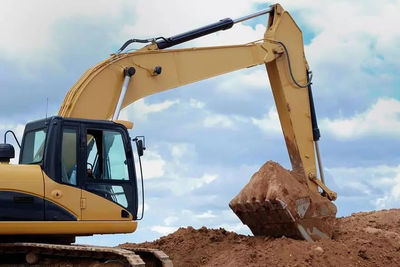 攻城兵工程機械租賃都搞共享經濟了,共享挖掘機設備出租已啟動!